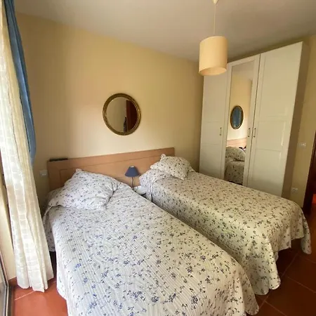 San Vicente De La Barquera. Playa Apartamento